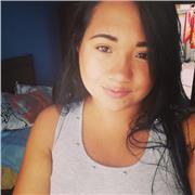 Profesor de matemáticas dando clases a niños de todas las edades